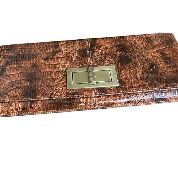 Lulu Animal Print Purse Can be used as a clutch or has a tarnished metal chain - Picture 1 of 6